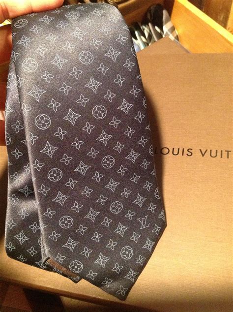 louis vuitton men's ties.